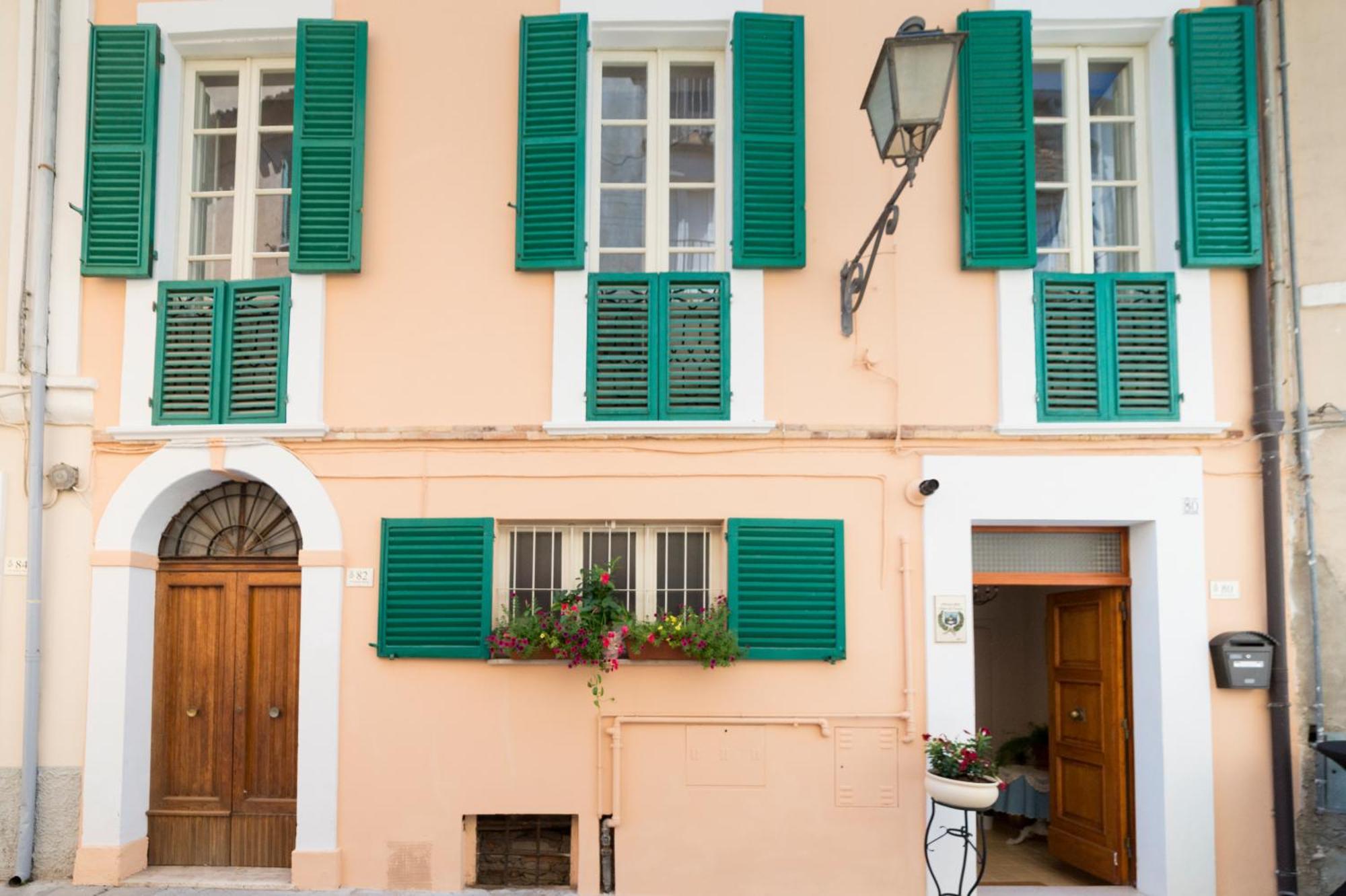 Charmante Vakantiewoning 'Casa Di Tonno' Loreto Aprutino Exterior photo